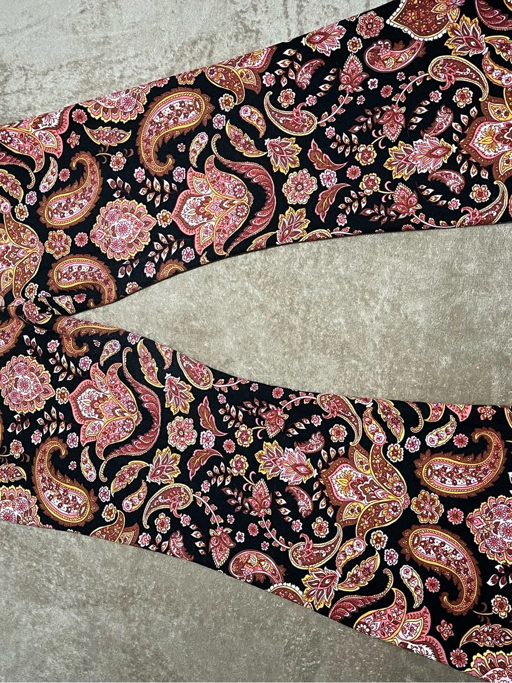 Juniours Black Paisley Print Leggings - Pink & Brown Pattern-XL